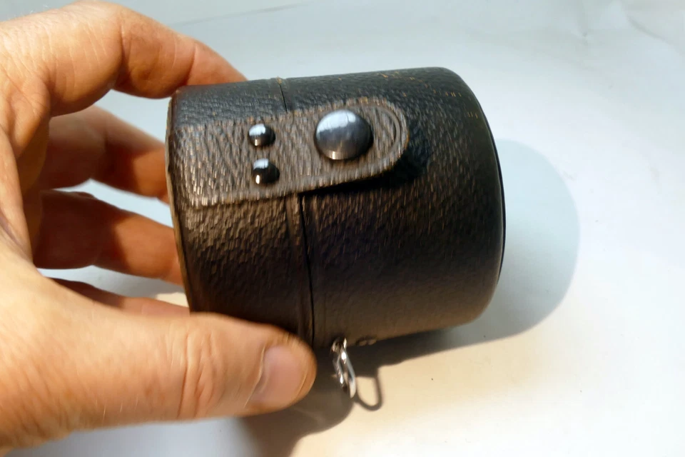 Estuche rígido Fujica para lente 35 mm f2,8 (se adapta a 50 mm f1,4) Fujifilm Foto 3 de 4