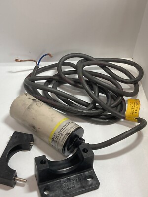 OMRON E2K-C25MY1 CAPACITIVE PROXIMITY SWITCH 100-220VAC 200MA