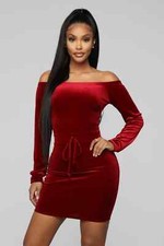 FASHION NOVA "LOOKING FOR LOVE" VELVET MINI DRESS BRAND NEW MEDIUM *FREE GIFT