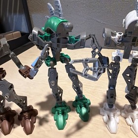 LEGO BIONICLE Incomplete Set with 5 Figures And Small Comic