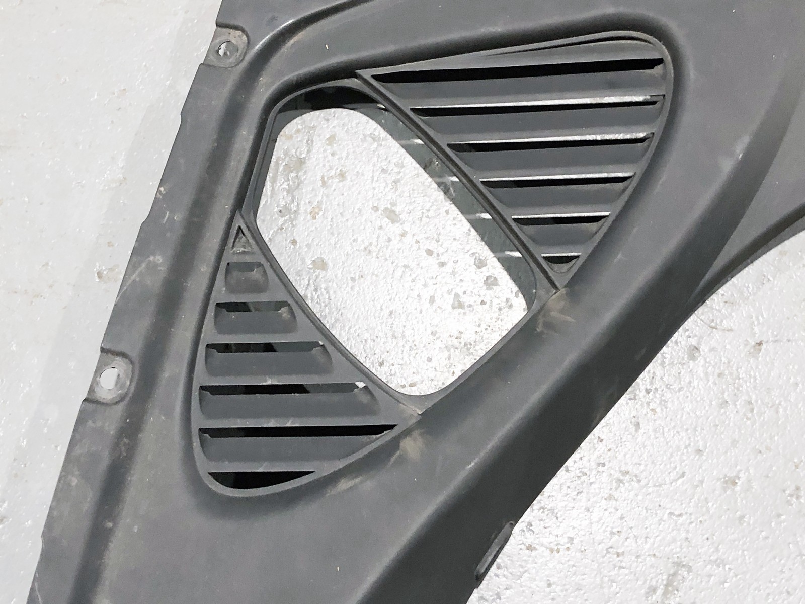03-13 Maserati Quattroporte M139 Front Engine Bay Cover Trim Panel 067065000 OEM
