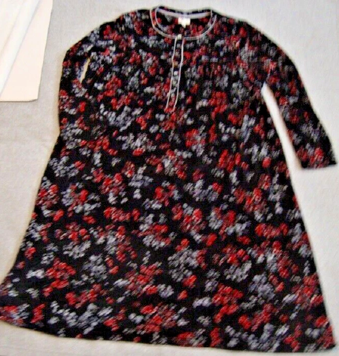Camisón polar elástico colección ARIA 2x manga larga negro con rojo gris floral Foto 2 de 4