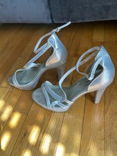 Touch Ups Breeze Strappy Heels Size 8.5M Champagne 4" Heel