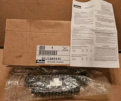 NEW-In Box, Parker B5J1BB549C 3 Way Solenoid Control Valve, 1/4", 24VDC, 150 PSI