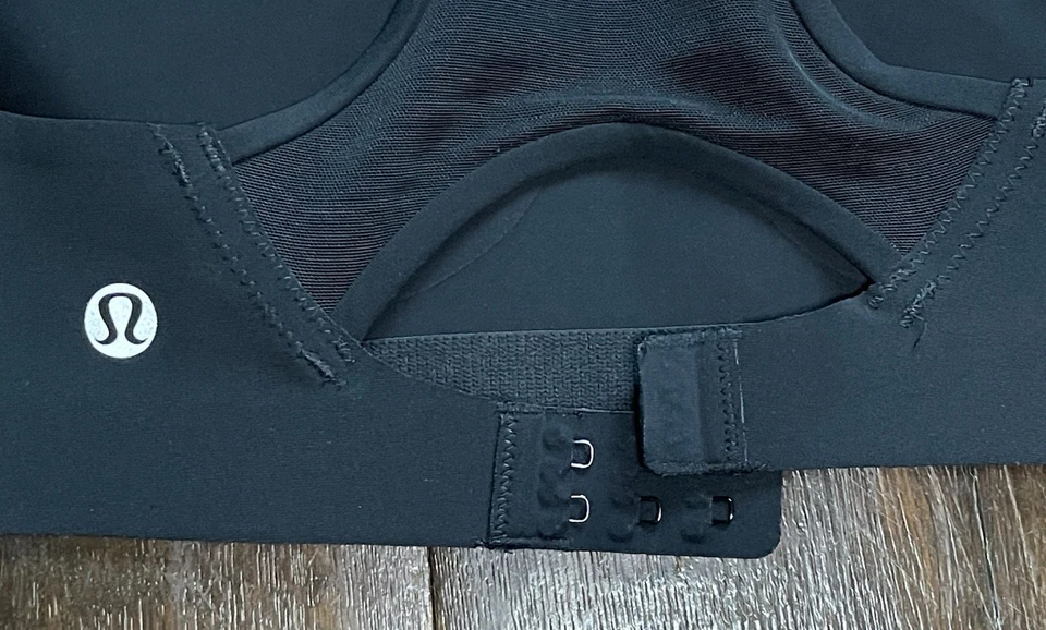NWOT Lululemon Sports Bra 34C/6 Black Full Support Compression Fit-Pads Inc Adj - Image 3 of 4