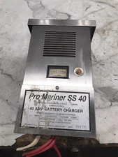 90 Cruisers Yachts Boat Pro Mariner SS 40 Amp marine battery charger 3 bank 