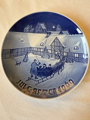Weihnachtsteller B&G Copenhagen Denmark 8000/9069  Arrival Of Christmas Guests 
