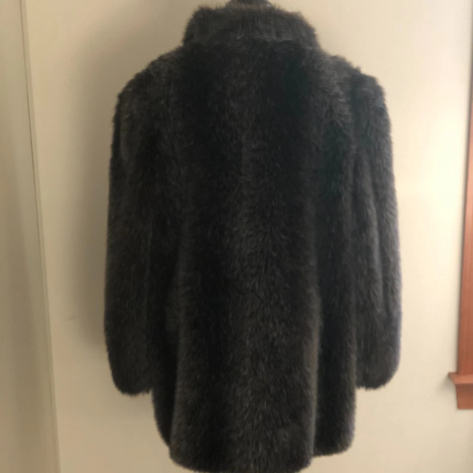 D'Esprit Faux Fur Ladies Vintage Frosted Dark Brown Coat Made in USA - Image 3 of 4