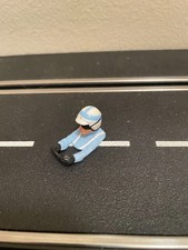 1/24 Cox Cucaracha/F1 Slot Car Driver - Detailed John Surtees Driver Helmet