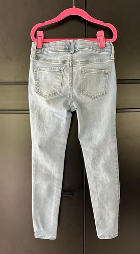 Girls Jeans Size 7 Old Navy Snap Front Jeggings Distressed Bottom - Picture 2 of 2