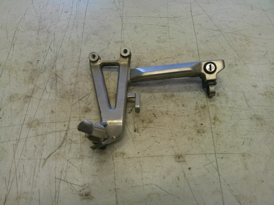 1991-1994 Honda CBR600 F2 задняя левая задняя пассажирская опора для ног - Изображение 3 из 4