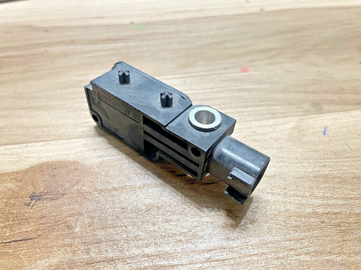 2003-2005 Mazda 6 front impact crash sensor 3m81-14688-ab oem #6