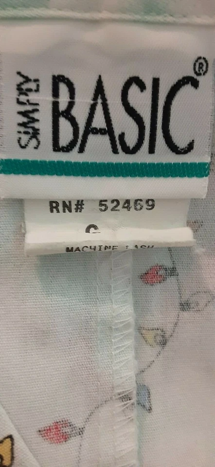 Simply Basic Scrubs Top Short Sleeve V-Neck Christmas Decorations Misses Size L - Image 4 of 4