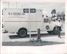 Undated Press Photo St Petersburg FL HJ Heinz Co Truck Goes Wrong Way