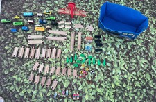 Toys  R  Us Wooden Geoffrey Train Track Set Accs magnetic cars trains Bin AS IS