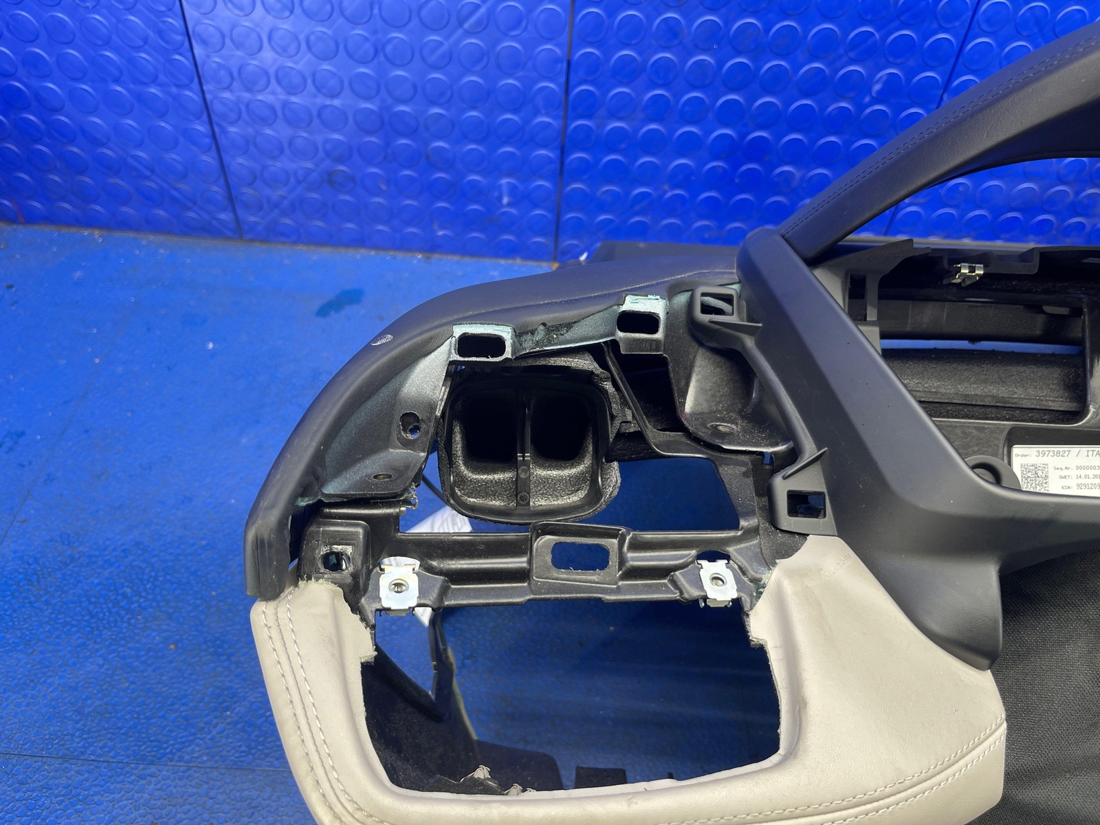 2014-2019 BMW I8 OEM FRONT DASHBOARD W/BAG HUD *WATER DAMAGE & INDENTS*