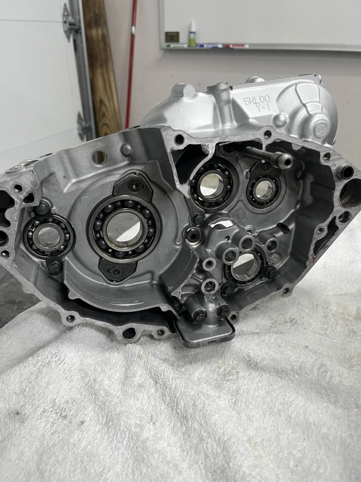 Estuches de motor Yamaha YZ250F 2002 Foto 2 de 4