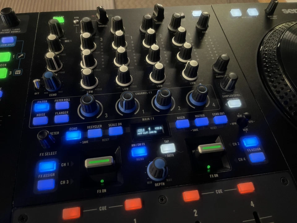 RANE FOUR  DJ Controller with Odyssey Redline Soft Case Preowned Bundle - Image 4 of 4