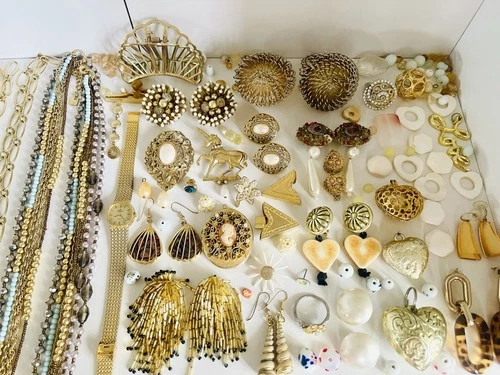 Vintage & Modern Mixed Bulk Jewellery Lot GoldPlated/Tone PARK LANE AVON Costume