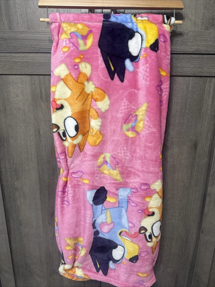 Nuevo Bluey & Bingo Loving Sweets Helado Peluche 50" x 70" Rosa Manta Foto 2 de 4