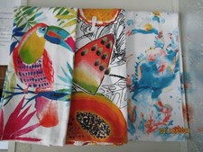 TOWELS..KITCHEN / HAND...ASSORTED COLORS AND DESIGNS