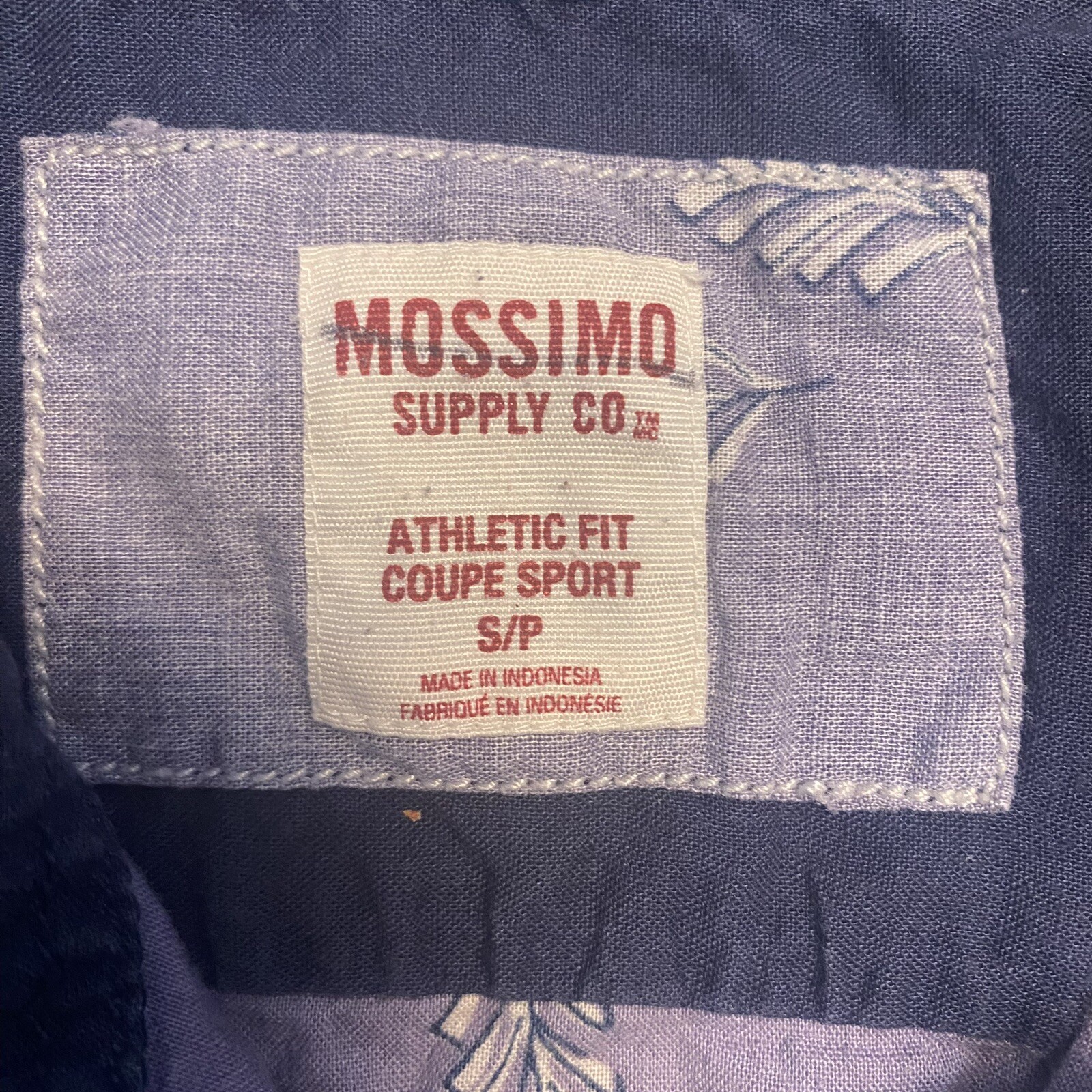 Small Feather Patterned Mossimo Short Sleeve Butt… - image 6