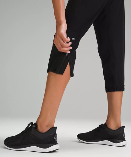 New Lululemon Adapted State High Rise Cropped Jogger - Retail $118 - Picture 12 of 34