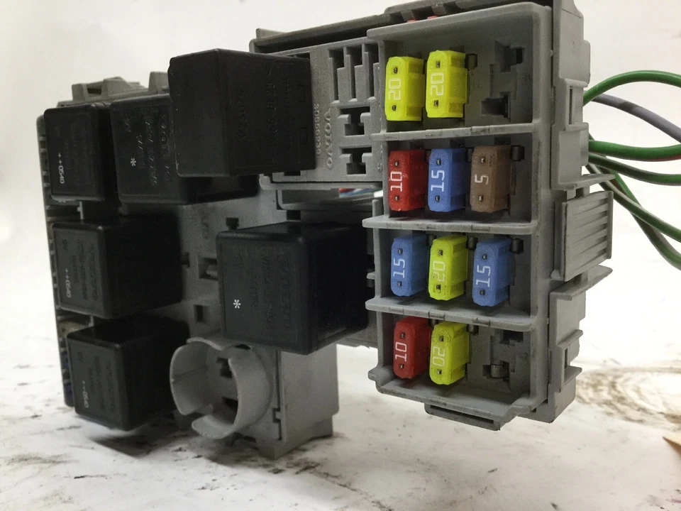 2003-2014 VOLVO XC90 CAIXA DE FUSÍVEIS RELÉ ELETRÔNICO XC70 V70 S60 8690698 - Imagem 2 de 4