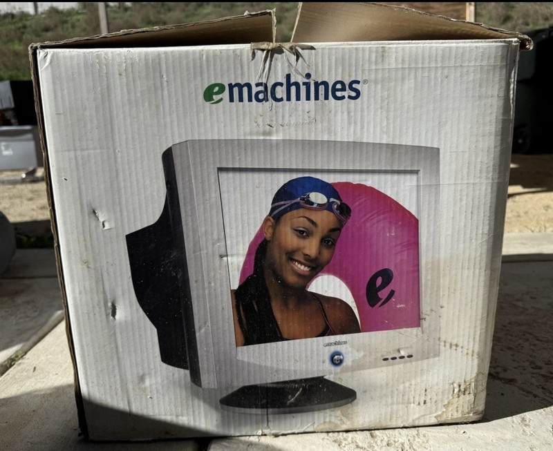 eMachines eView computer monitor 17f3 17" CRT VGA 1280x1024@60Hz New Open Box