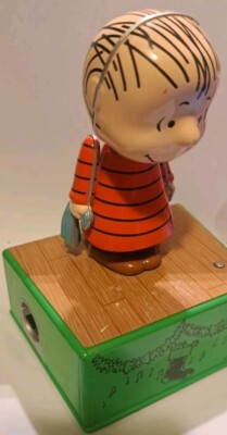 Hallmark Peanuts Dance Party Linus Works 
