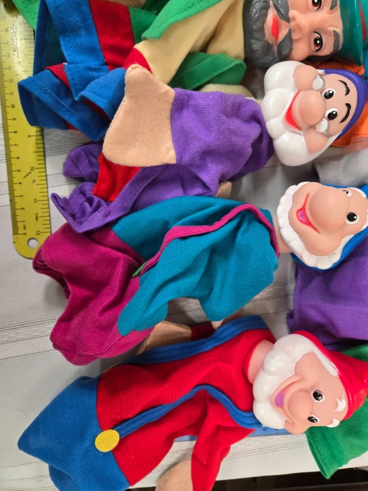 16 marionetas de mano Disney Blancanieves siete enanitos capucha roja lobo malo Foto 4 de 4