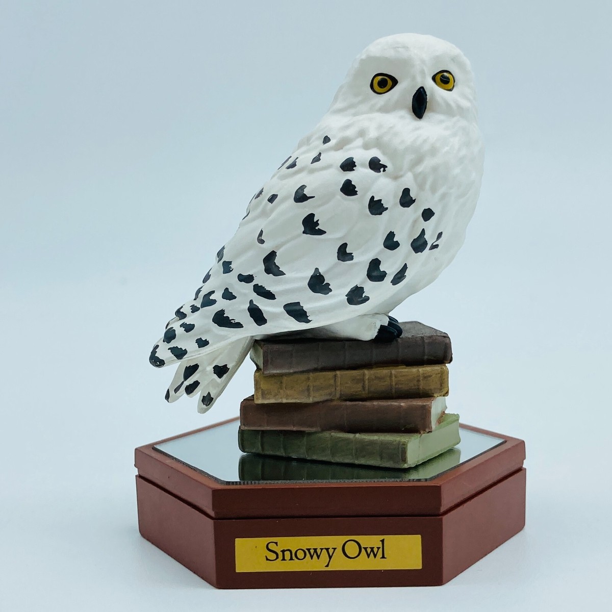 スワロフスキー HEDWIG Harry Potter Snowy Owl Hedwig Mini Figure UNIVERSAL STUDIOS JAPAN