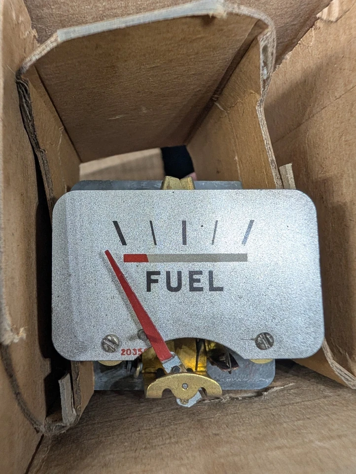 Nuevo de Lote Antiguo 1941 PLYMOUTH P11 P12 GASOLINA COMBUSTIBLE GAS TABLERO CUADRO DE INSTRUMENTOS MEDIDOR Foto 3 de 4