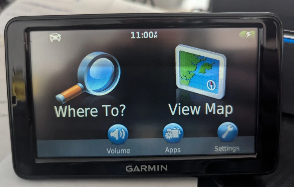 Garmin nüvi 2555LM Portable Automotive GPS Navigation Bundle With Cords/Case - Image 2 of 4