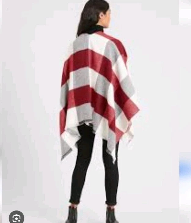Poncho xadrez vermelho e branco Banana Republic tamanho único - Imagem 2 de 4