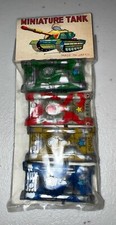 4 Vintage MINIATURE TANKS Tin Lithograph Toy Tank MADE IN JAPAN in Package
