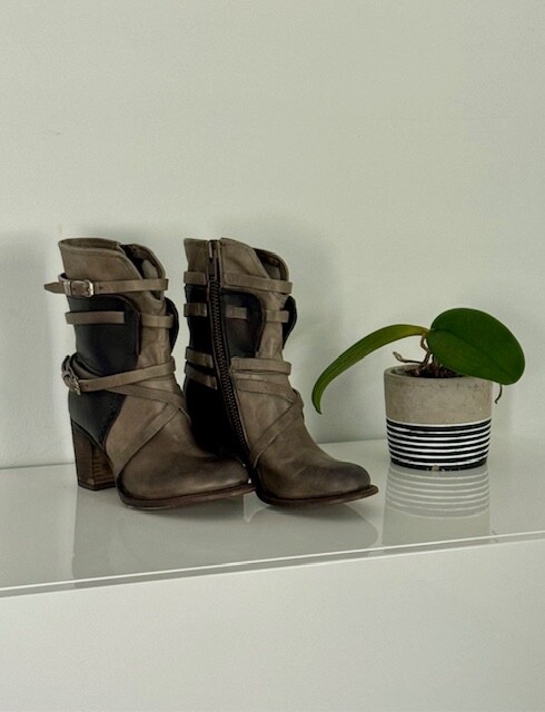 NEW Freebird Baker Grey Black Festival Western Boots Women's Retail $325