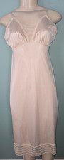 Vintage Henson Kickernick Beige Lace Trim Full Slip Antron III Nylon Size 36