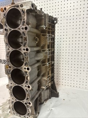 1999-2000 BMW E46 328i Z3 2.8L M52TU 6-Cylinder Engine Block