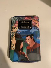 Cartera LOUNGEFLY Disney Castillo Mulan Cremallera Alrededor Cremallera