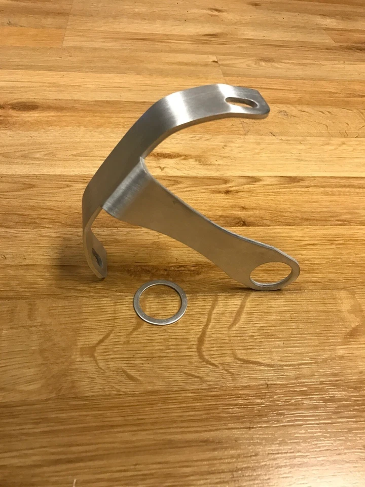 Soporte de reubicación de matrícula enrollado para MOTO GUZZI V7 2008-presente Foto 3 de 4