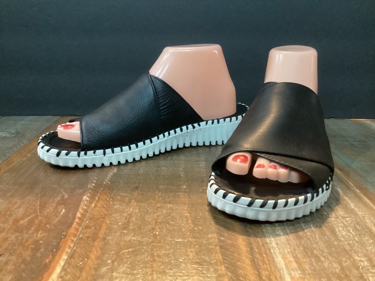 eric michael Women's Black leather comfort Slide sandals sz 39/9