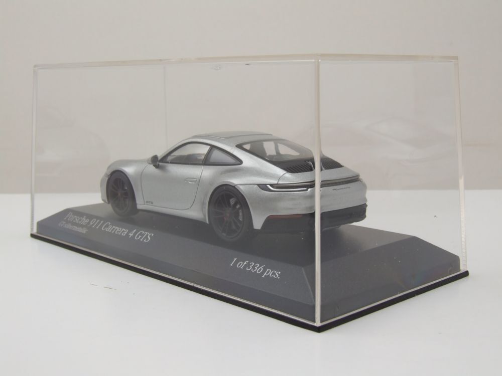 ミニカー Porsche 911 Carrera 4 GTS 2021 Silver ミニカー Porsche 911 Carrera 4 GTS 2021 Silver 1/43