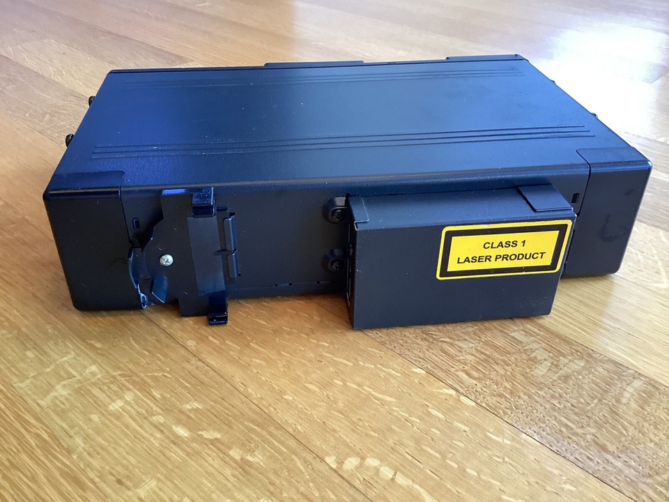 Mercede R230 SL500 C320 S430 6 Disc CD Changer & Cartridge MC3010