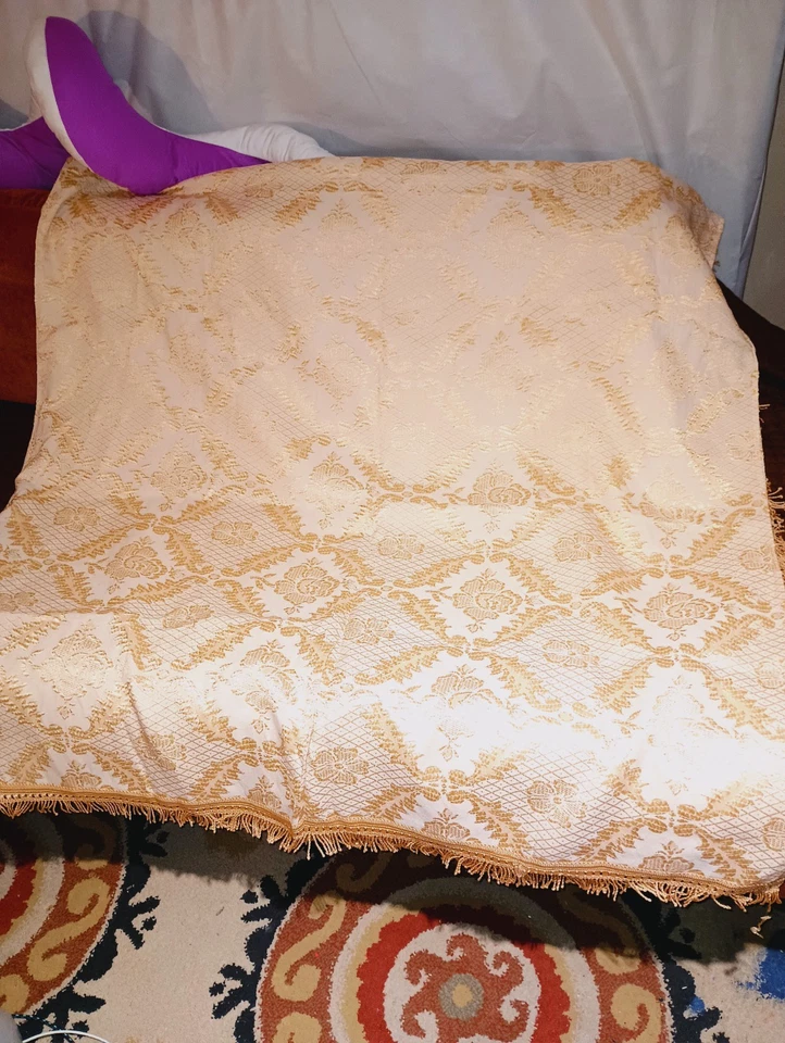 Twin size to full size bedspread - Image 2 of 3