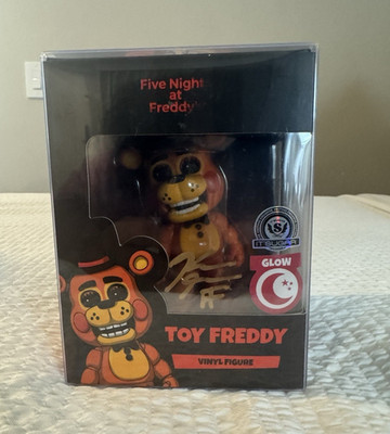 Kellen Goff Signed SDCC Youtooz x ItzSugar FNAF Toy Freddy Glow Vinyl Figure