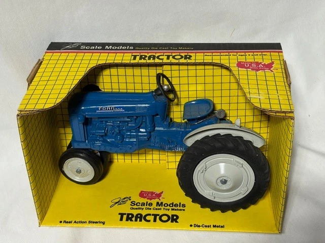 Scale Models Ford 2000 Tractor, Blue, 1986 1/16, RARE! - Image 2 of 4