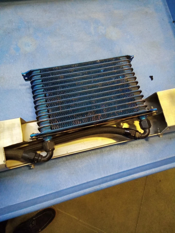 Barra de choque delantera de aluminio con enfriador de transmisión Nissan GT-R 2014 OEM R35 GTR Foto 3 de 4