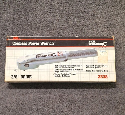Skil 3/8" Drive Cordless Power Wrench with Charger Paperwork and Box Works #2238