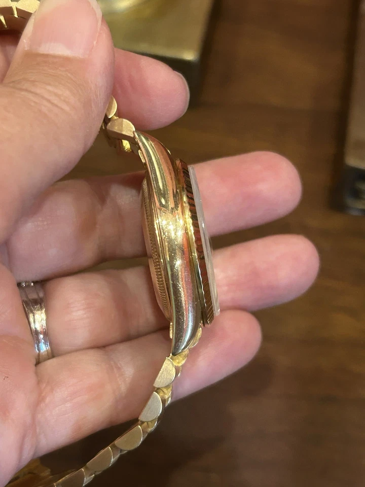 劳力士总统日期/日期 36 毫米 18238 18K 金色带钻石 - 1990 — 第 2/4 张图片